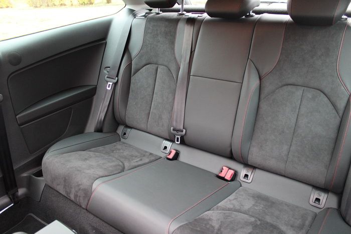 Модный и спортивный Seat Leon