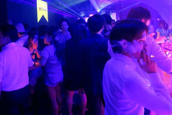 Неожиданная лояльность японцев к курению