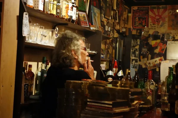 Неожиданная лояльность японцев к курению