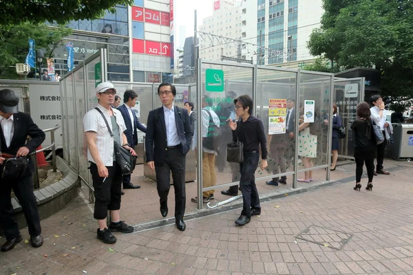 Неожиданная лояльность японцев к курению