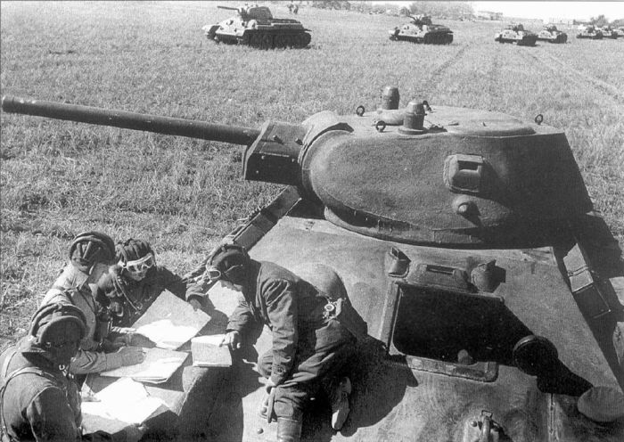 Герои танковых баталий