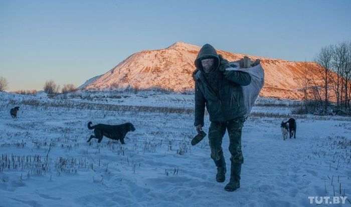 Как живут бомжи на городских свалках в зимнее время года