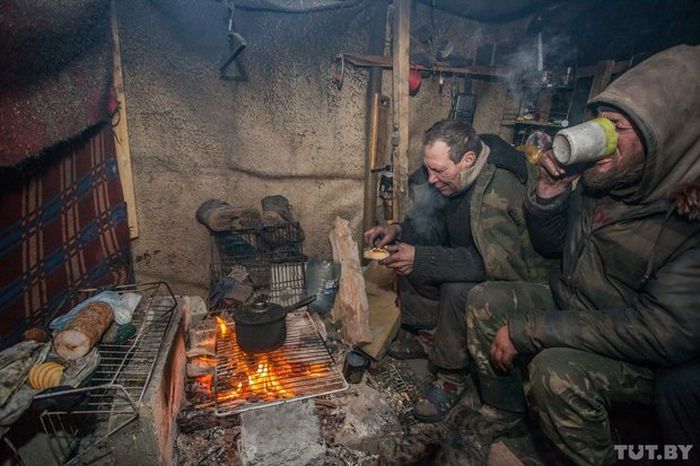 Как живут бомжи на городских свалках в зимнее время года