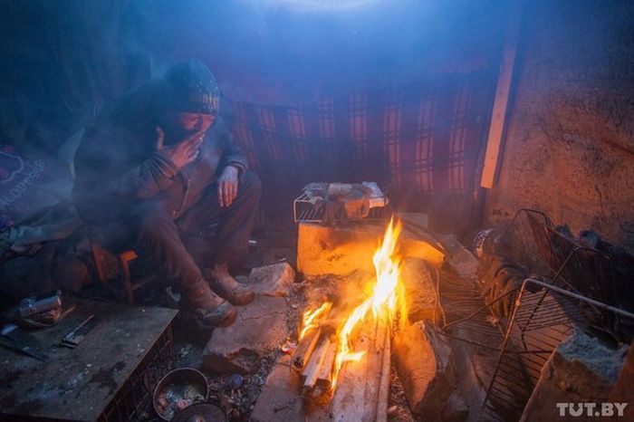 Как живут бомжи на городских свалках в зимнее время года