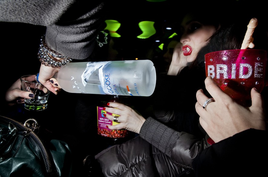 Проект Дины Литовски: «Между нами, девочками»