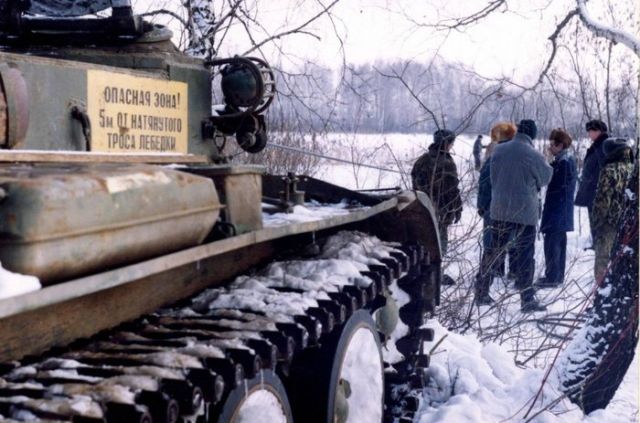 Как поднимали танк ОТ-34 из Черного озера