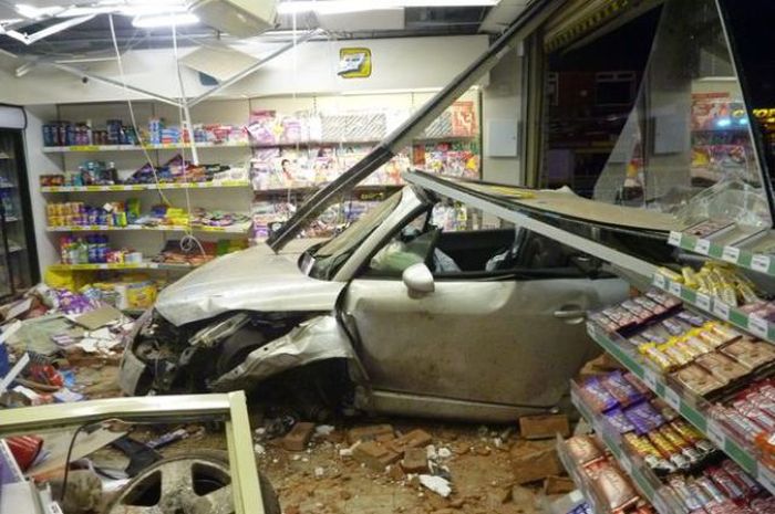 Мужик попал на 300 тысяч долларов (6 фото)