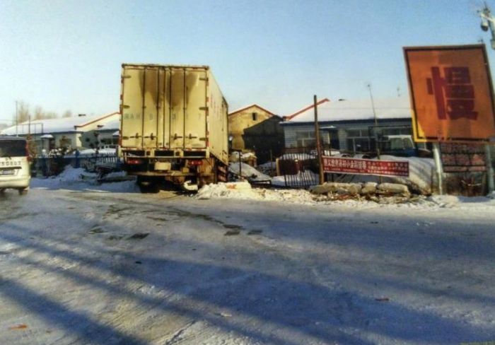 В Китае в жилой дом за год врезалось почти 50 автомобилей