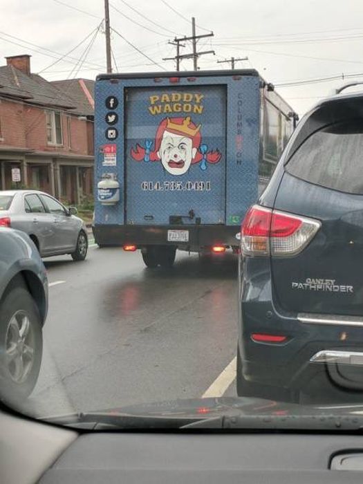 Странные автомобили на дорогах
