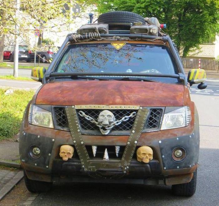 Странные автомобили на дорогах