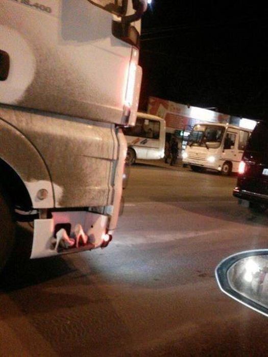 Странные автомобили на дорогах