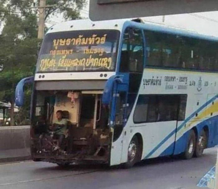 Странные автомобили на дорогах