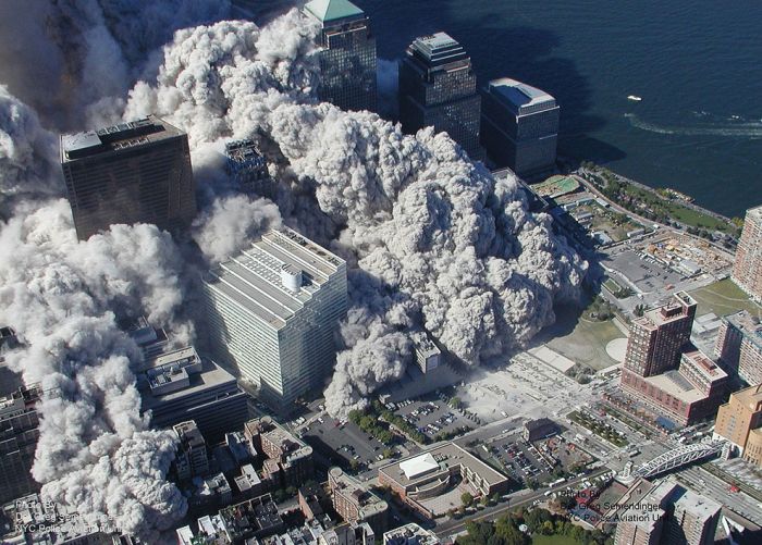 Теракт 911.  Самые страшные кадры событий