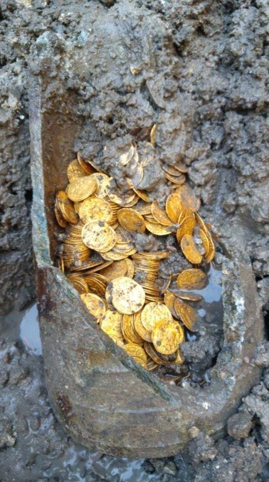 В древнеримской урне нашли клад стоимостью несколько миллионов долларов