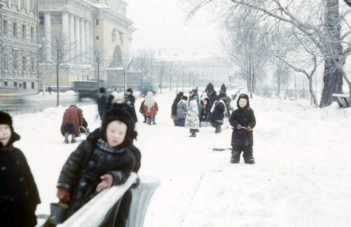 Ленинград 1955 года на цветных снимках