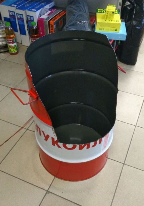 Сделал сам: необычное кресло из бочки