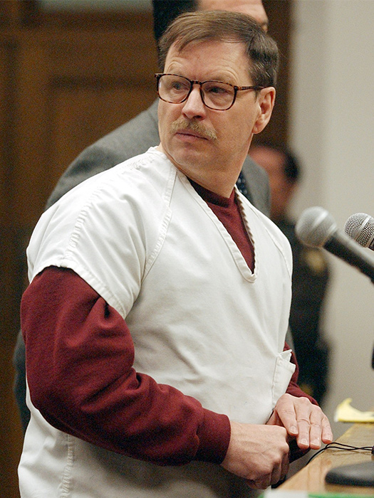 Серийные убийцы, жертвами которых были только женщины