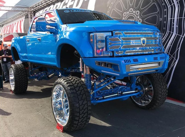 Самые крутые экспонаты автомобильного тюнинга с выставки SEMA
