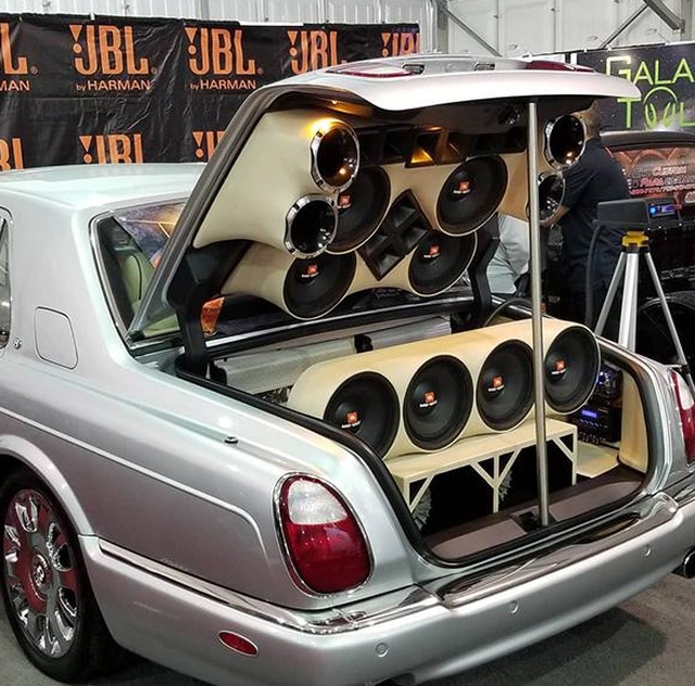 Самые крутые экспонаты автомобильного тюнинга с выставки SEMA
