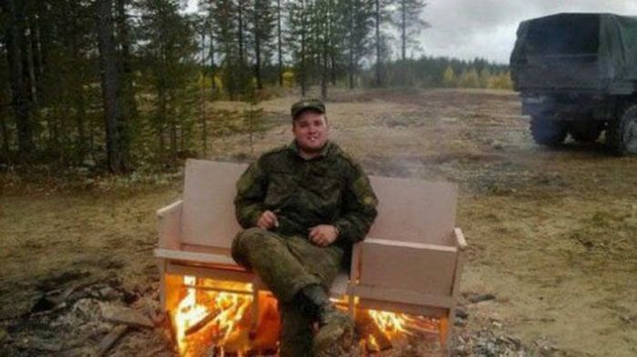 Веселые ребята развлекаются