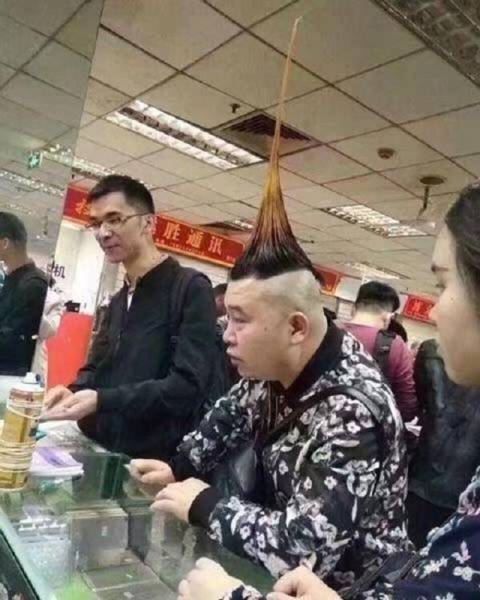 Самые необычные стрижки и прически