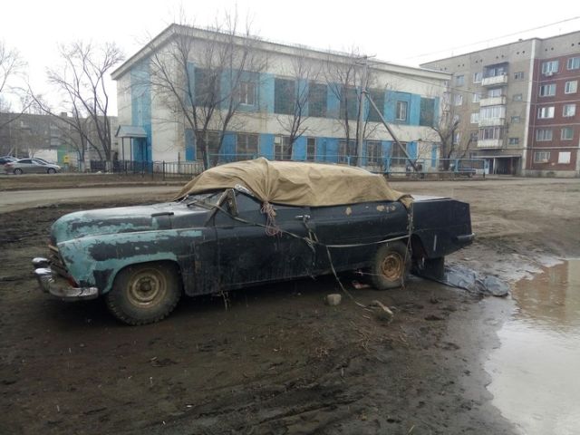 Уникальный автомобиль обнаружили во дворе дома