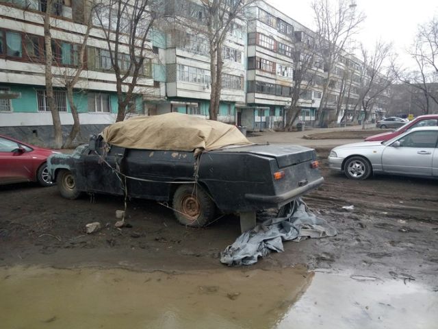 Уникальный автомобиль обнаружили во дворе дома