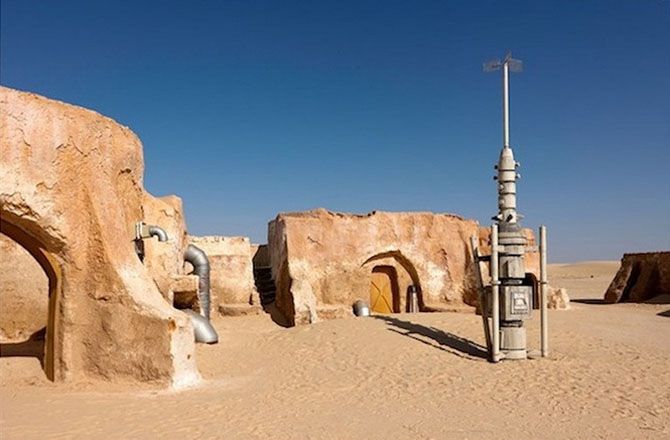 Удивительные места, где снимались знаменитые фильмы (10 фото)