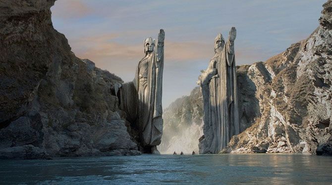 Удивительные места, где снимались знаменитые фильмы (10 фото)