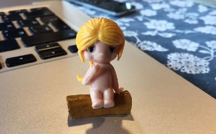 Необычная игрушка из «киндер-сюрприза»