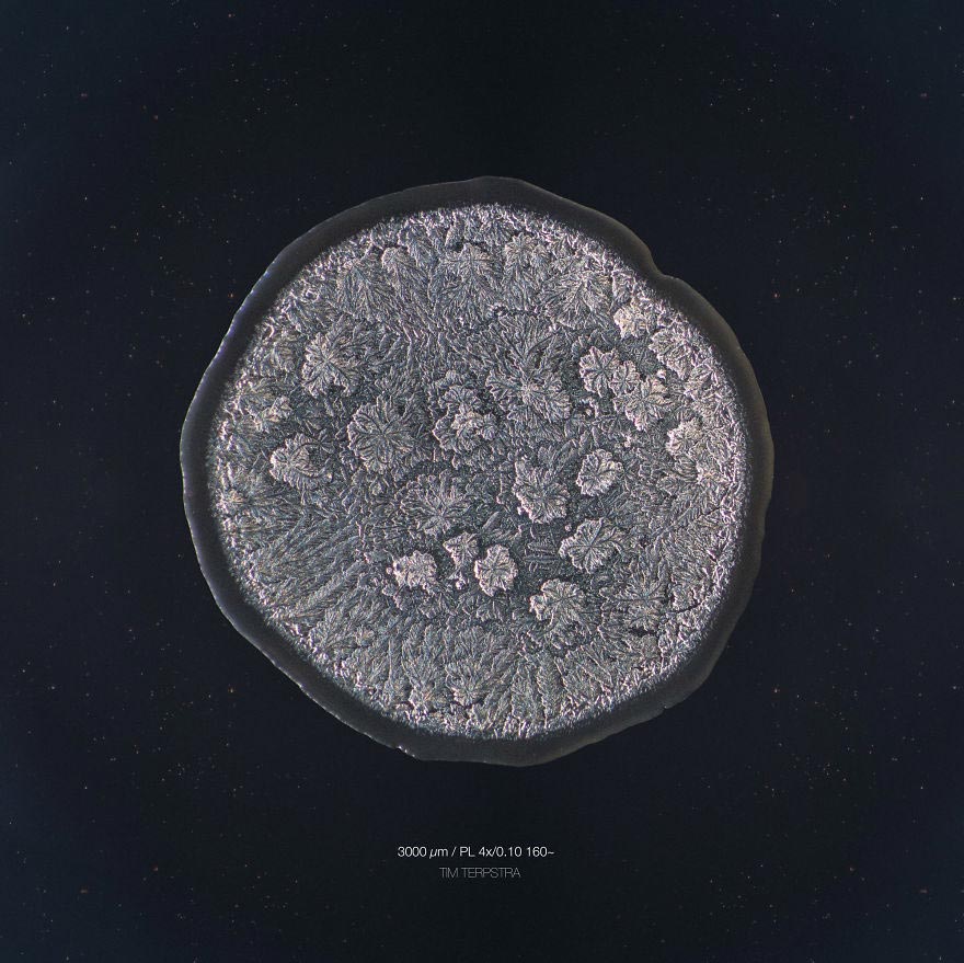 Скрытая красота: оказывается, наши слёзы имеют разную структуру, и фотограф это доказал