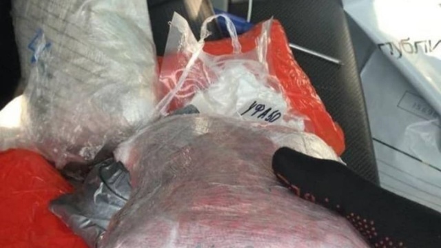В Казани задержали двух мужчин, которые перевозили в пикапе 120 кг наркотиков