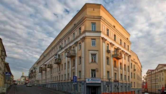 История московских «домов-утюгов» История московских «домов-утюгов»