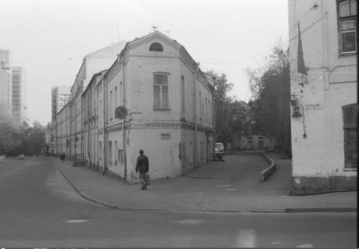 История московских «домов-утюгов» История московских «домов-утюгов»
