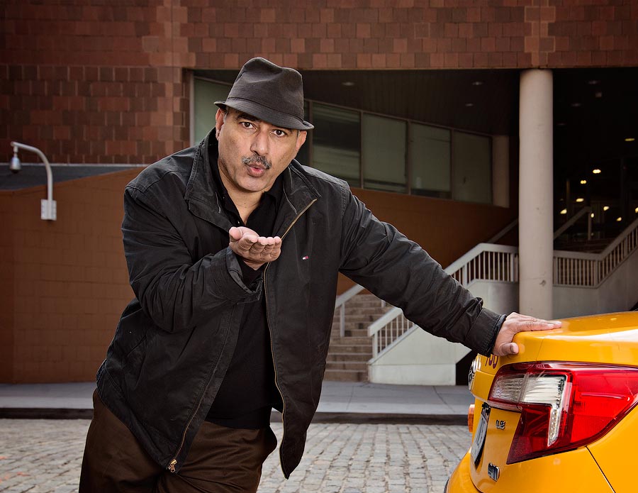 Нью-йоркские таксисты снялись для антигламурного календаря