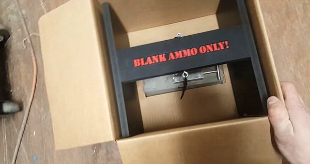 Американец изобрел устройство для защиты своих посылок от воров