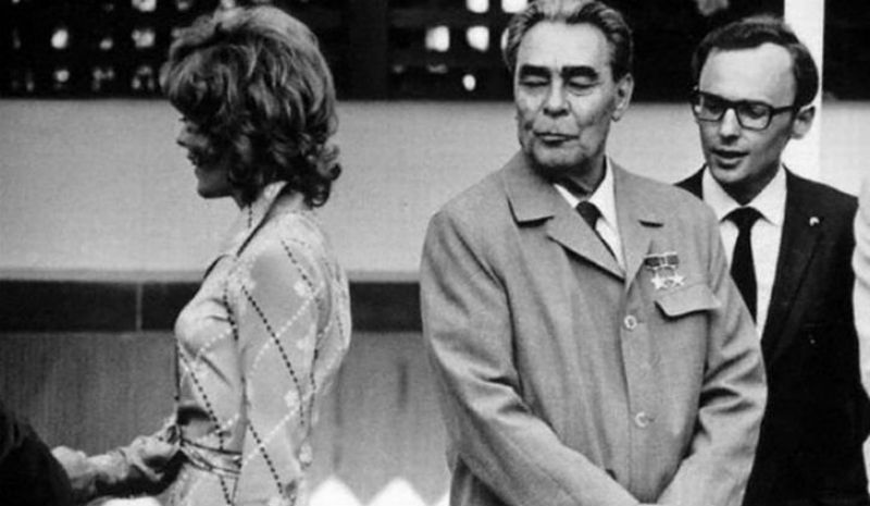 Занимательные факты про силовые поцелуи Брежнева Занимательные факты про силовые поцелуи Брежнева