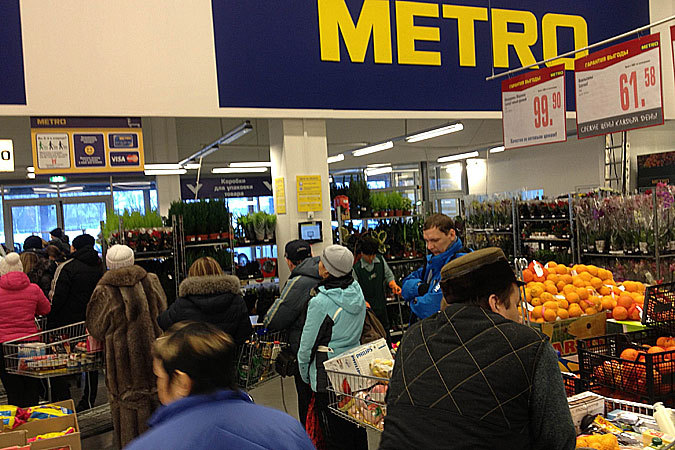 Красноярцы встречали полночь в очередях