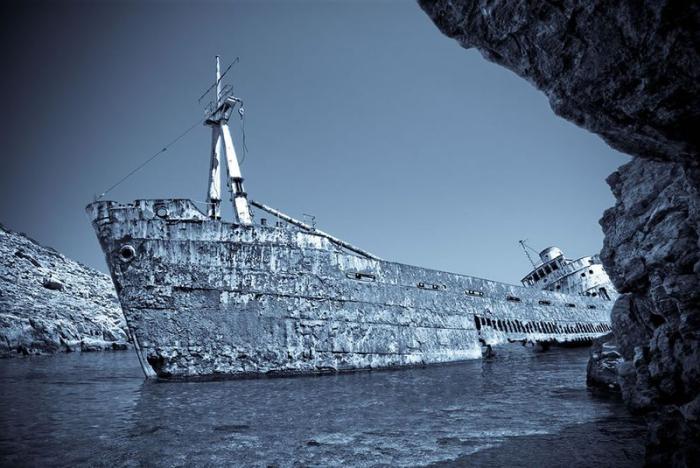 Красивые фотографии умирающих останков кораблей
