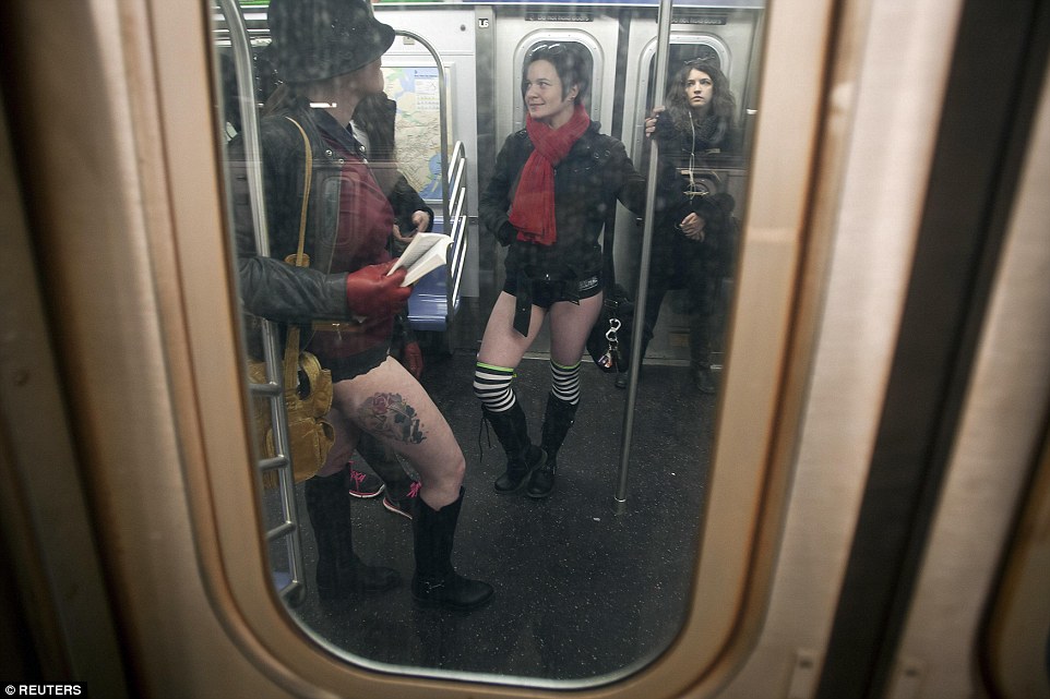 В метро без штанов