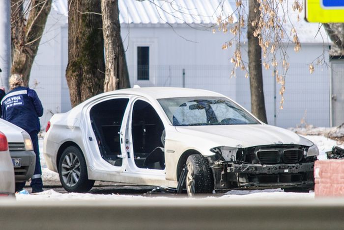 В Москве неизвестные раскурочили автомобиль BMW