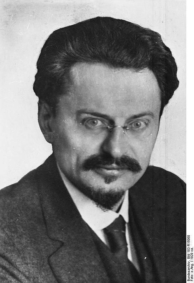 Настоящие имена известных людей Настоящие имена известных людей