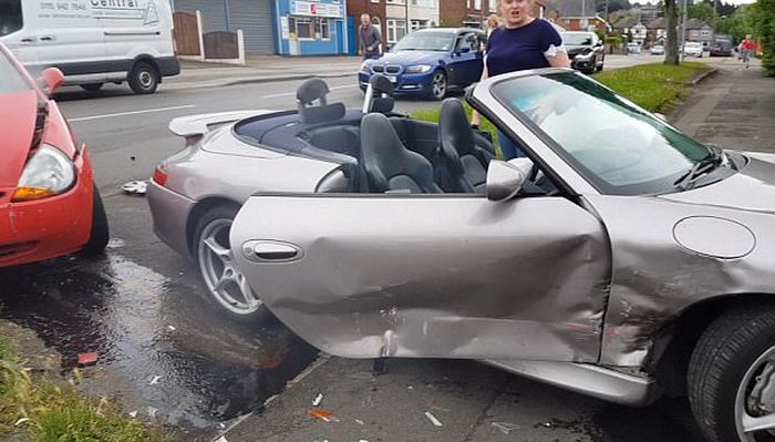 Британец спокойно отреагировал на разбитый эксклюзивный спорткар Porsche 911