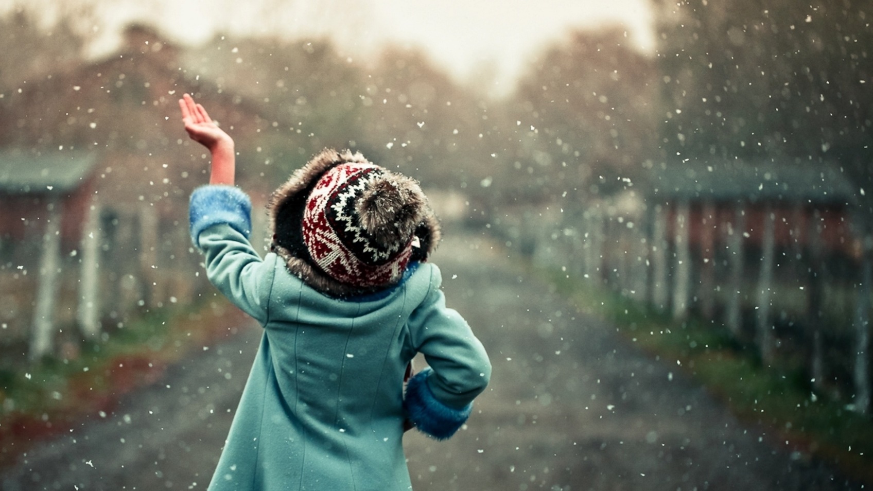 Ребенок боится грозу: как справиться с этим страхом
