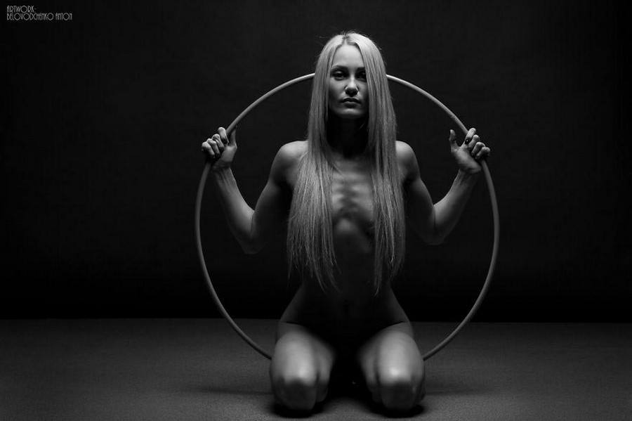 Обнаженные девушки в фотографиях Антона Беловодченко