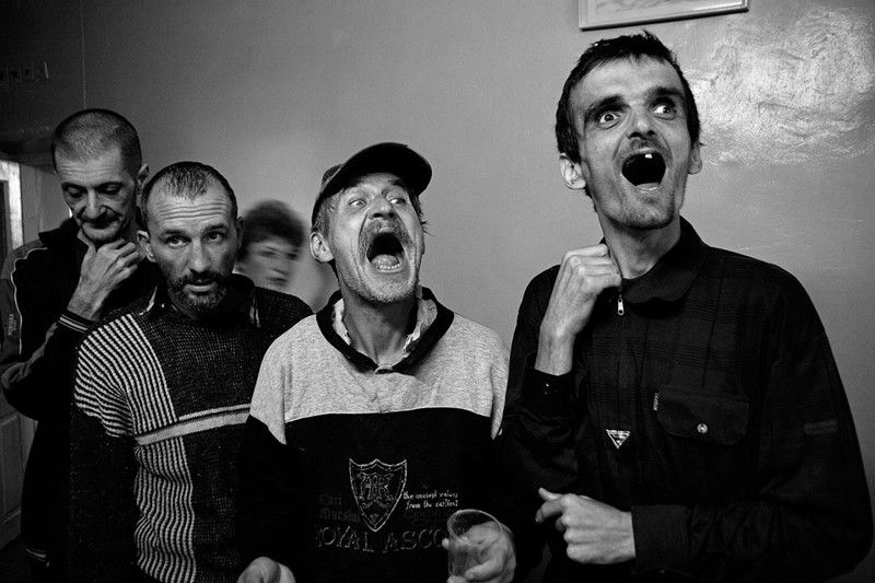 Угрюмый быт пациентов психиатрической лечебницы