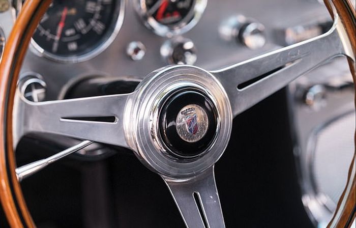 Винтажный итальянский автомобиль Carrozzeria Ghia продадут за 390 000 долларов