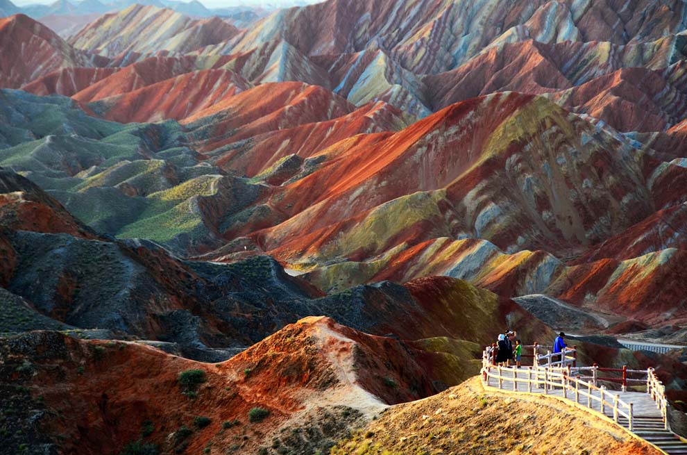 Ландшафт Дэнксия – цветные горы Китая (17 фото)