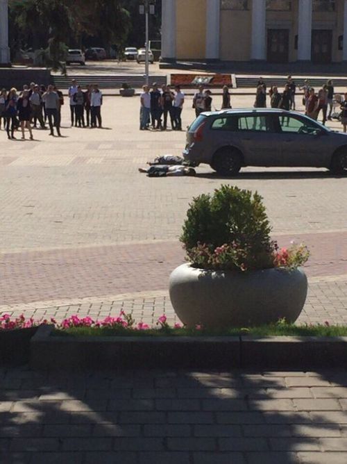 В центре Белгорода мужчина выгрузил труп и попытался застрелиться