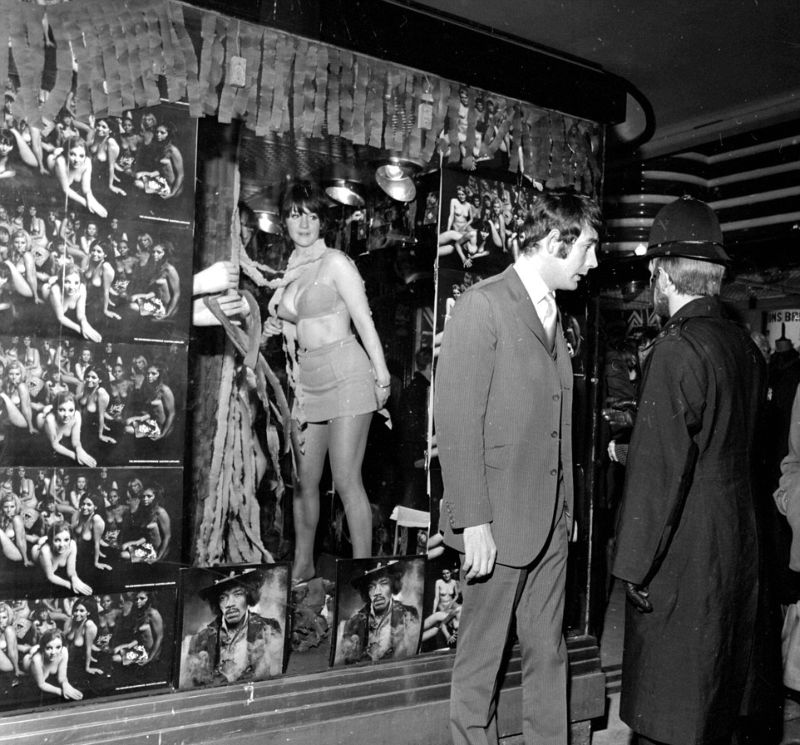 Свингующий Лондон 60-х с гологрудыми модницами